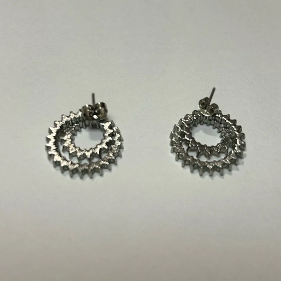 3/$20 Avon Silver Tone Rhinestone Crystal Diamond Double Circle Stud Earrings - Picture 2 of 3